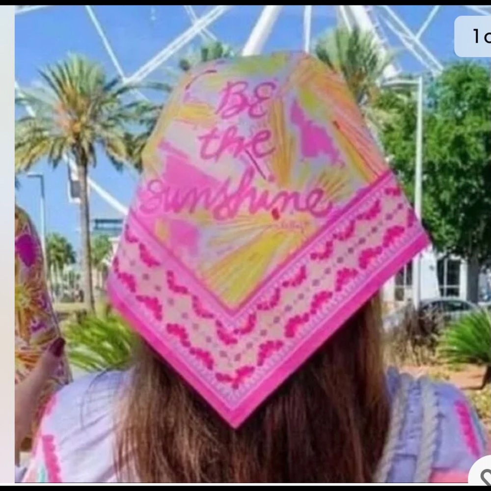 New Lilly Pulitzer Printed Scarf Multi Be The Sunshine cotton bandanna - Picture 3 of 5